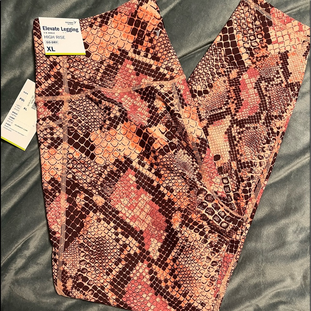 NWT Active High Rise Leggings.